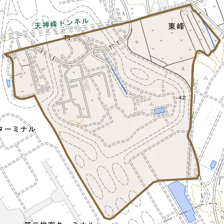 東峰とその周辺の地図。町の範囲を重ねている