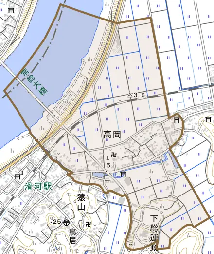 高岡とその周辺の地図。町の範囲を重ねている