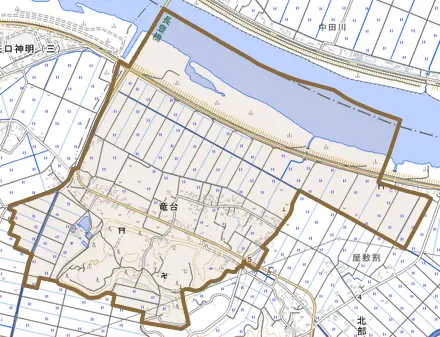 竜台とその周辺の地図。町の範囲を重ねている