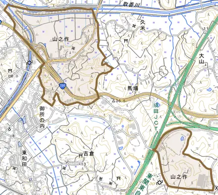 山之作とその周辺の地図。町の範囲を重ねている