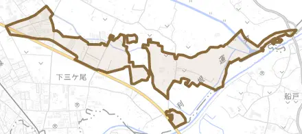 上三ケ尾とその周辺の地図。町の範囲を重ねている