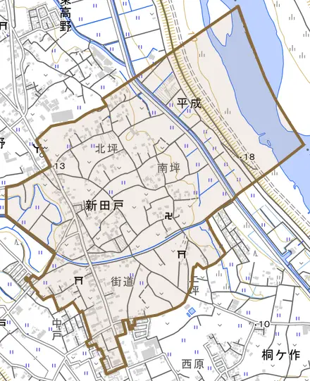 新田戸とその周辺の地図。町の範囲を重ねている