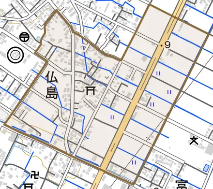 仏島とその周辺の地図。町の範囲を重ねている