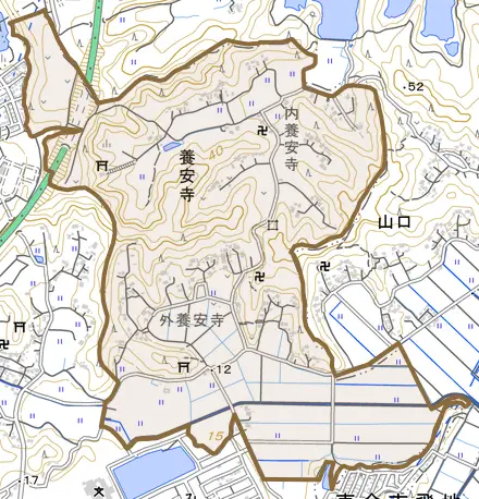養安寺とその周辺の地図。町の範囲を重ねている