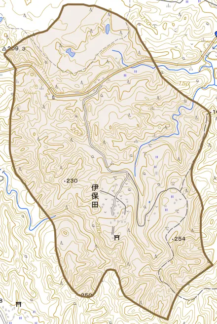伊保田とその周辺の地図。町の範囲を重ねている