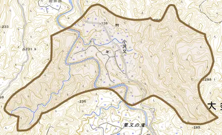 小沢又とその周辺の地図。町の範囲を重ねている