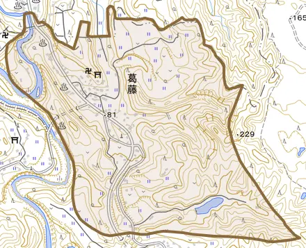 葛藤とその周辺の地図。町の範囲を重ねている