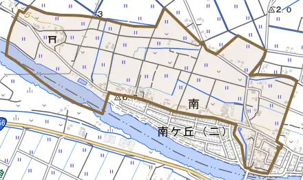 南とその周辺の地図。町の範囲を重ねている