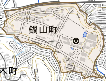 鍋山町とその周辺の地図。町の範囲を重ねている