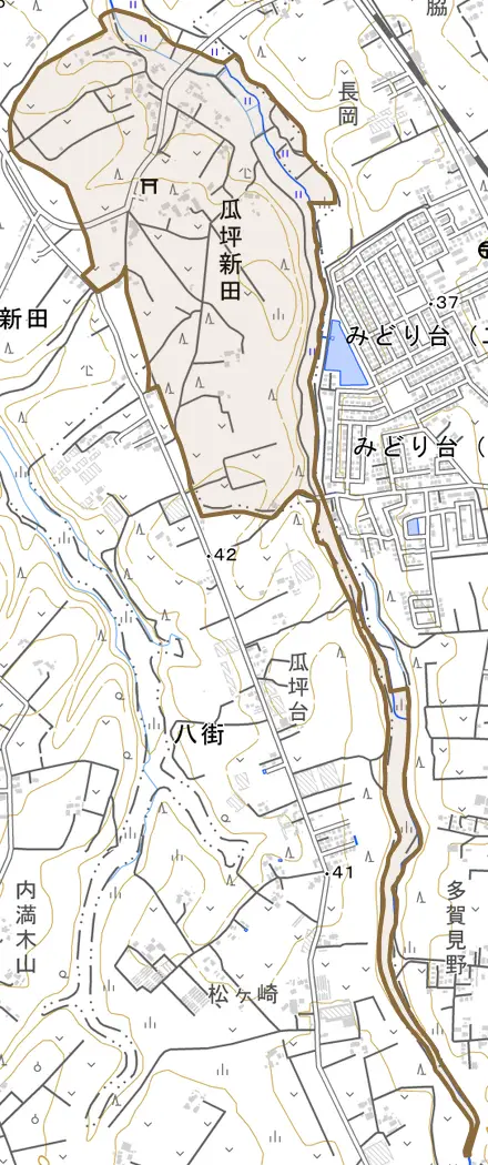 瓜坪新田とその周辺の地図。町の範囲を重ねている
