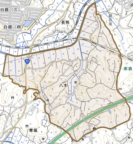 八木とその周辺の地図。町の範囲を重ねている