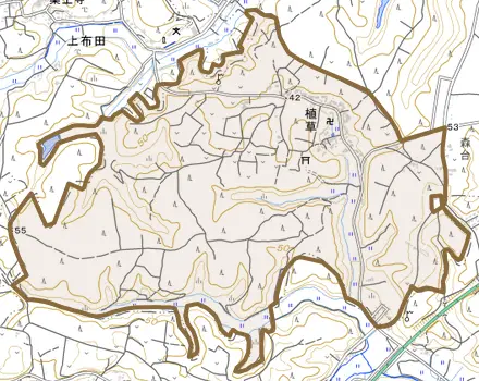 植草とその周辺の地図。町の範囲を重ねている