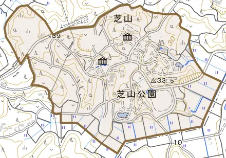 芝山とその周辺の地図。町の範囲を重ねている