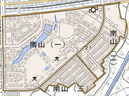 南山とその周辺の地図。町の範囲を重ねている