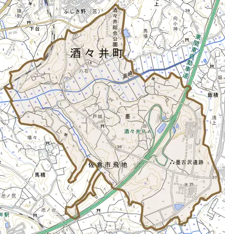 墨とその周辺の地図。町の範囲を重ねている