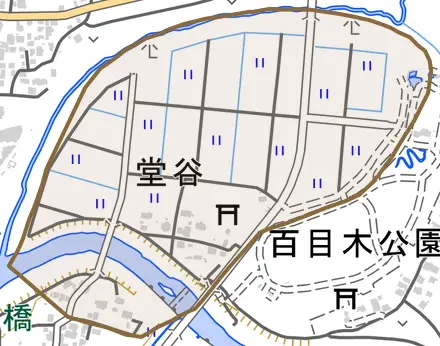 堂谷とその周辺の地図。町の範囲を重ねている