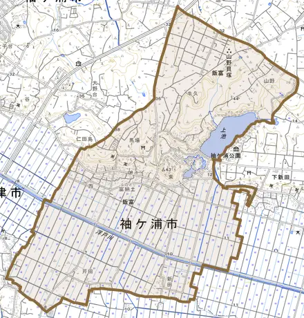 飯富とその周辺の地図。町の範囲を重ねている