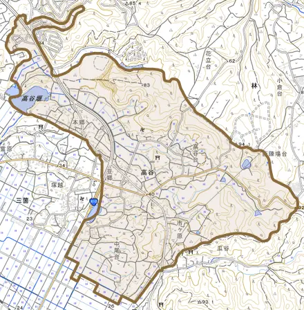 高谷とその周辺の地図。町の範囲を重ねている