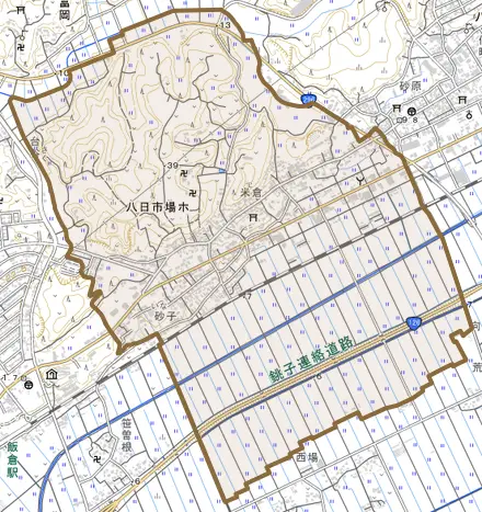 八日市場ホとその周辺の地図。町の範囲を重ねている