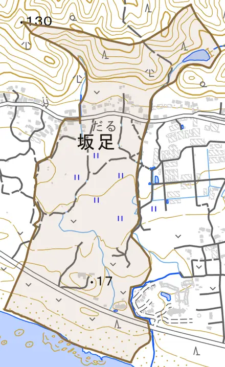 坂足とその周辺の地図。町の範囲を重ねている