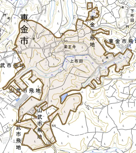 上布田とその周辺の地図。町の範囲を重ねている
