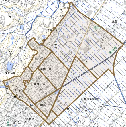 田間とその周辺の地図。町の範囲を重ねている