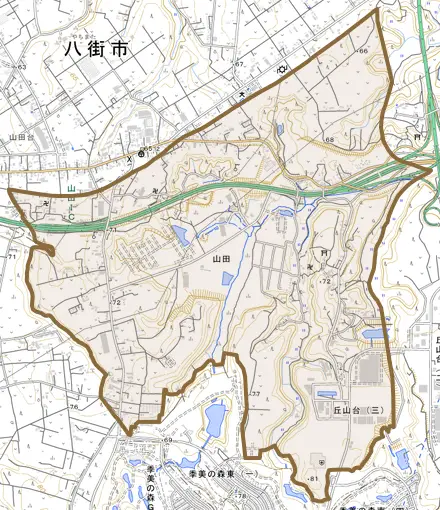 山田とその周辺の地図。町の範囲を重ねている