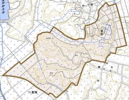 粟野とその周辺の地図。町の範囲を重ねている