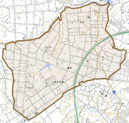 滝台とその周辺の地図。町の範囲を重ねている