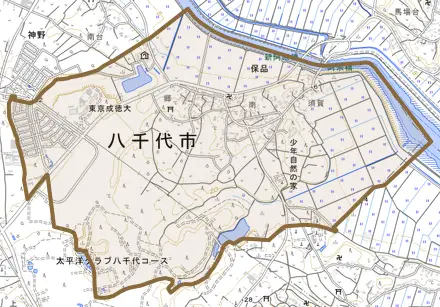 保品とその周辺の地図。町の範囲を重ねている