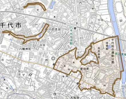 萱田町とその周辺の地図。町の範囲を重ねている