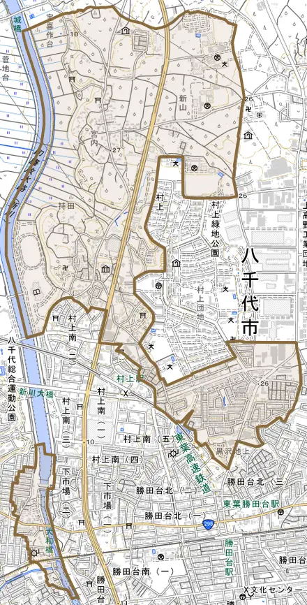 村上とその周辺の地図。町の範囲を重ねている