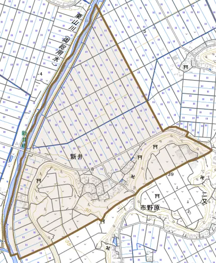 新井とその周辺の地図。町の範囲を重ねている