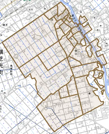 栗山とその周辺の地図。町の範囲を重ねている