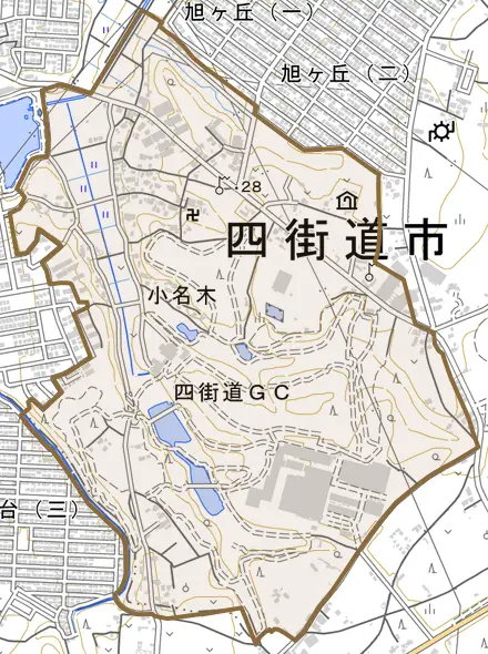 小名木とその周辺の地図。町の範囲を重ねている