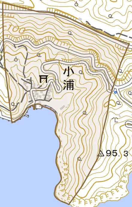 小浦とその周辺の地図。町の範囲を重ねている