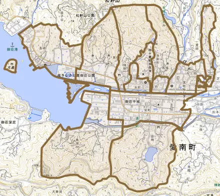 御荘平城とその周辺の地図。町の範囲を重ねている