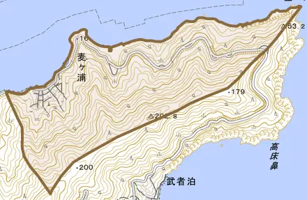 麦ケ浦とその周辺の地図。町の範囲を重ねている