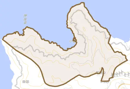 小島とその周辺の地図。町の範囲を重ねている
