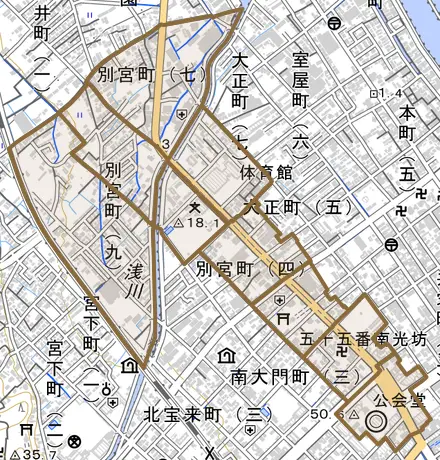 別宮町とその周辺の地図。町の範囲を重ねている