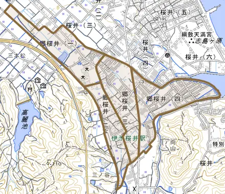 郷桜井とその周辺の地図。町の範囲を重ねている