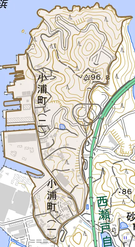 小浦町とその周辺の地図。町の範囲を重ねている