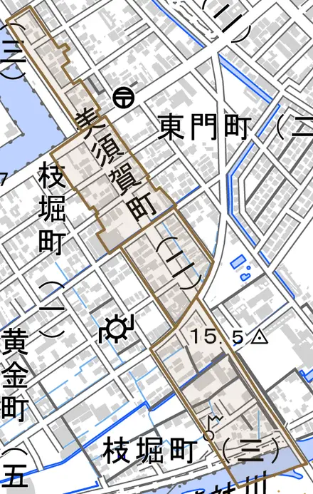 美須賀町とその周辺の地図。町の範囲を重ねている