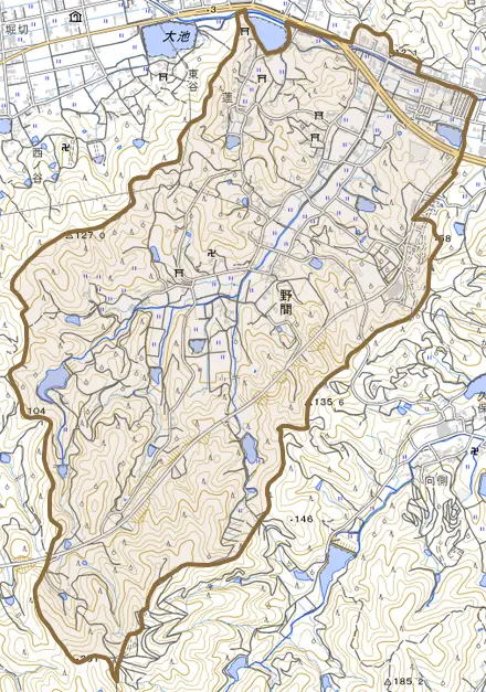 野間とその周辺の地図。町の範囲を重ねている