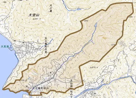 大三島町明日とその周辺の地図。町の範囲を重ねている