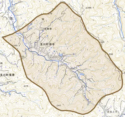 玉川町畑寺とその周辺の地図。町の範囲を重ねている