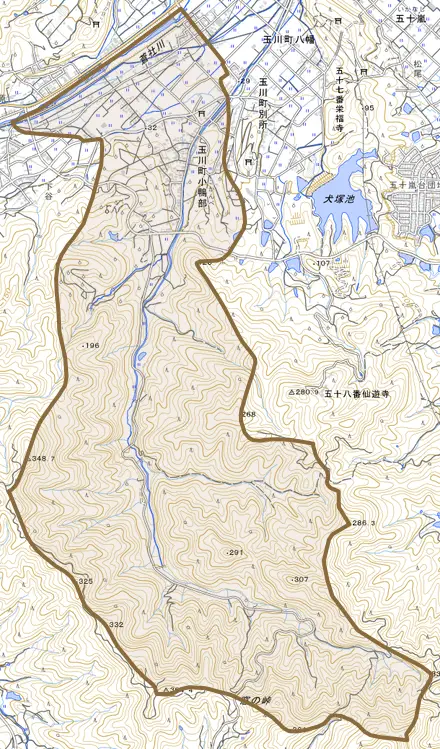 玉川町小鴨部とその周辺の地図。町の範囲を重ねている