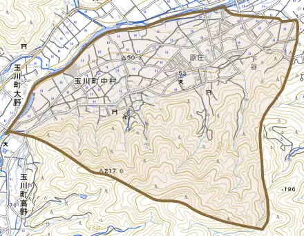 玉川町中村とその周辺の地図。町の範囲を重ねている