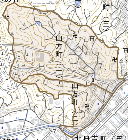 山方町とその周辺の地図。町の範囲を重ねている
