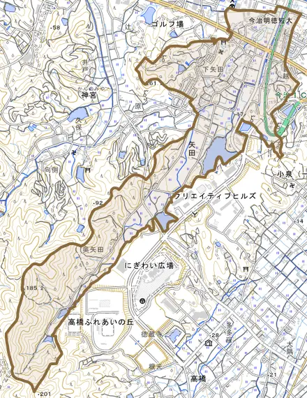 矢田とその周辺の地図。町の範囲を重ねている